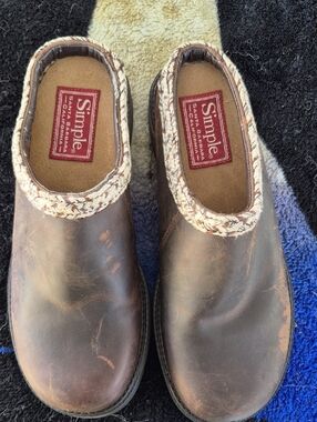 Simple Brown Leather Slip-On Clogs with Cream Braided Trim